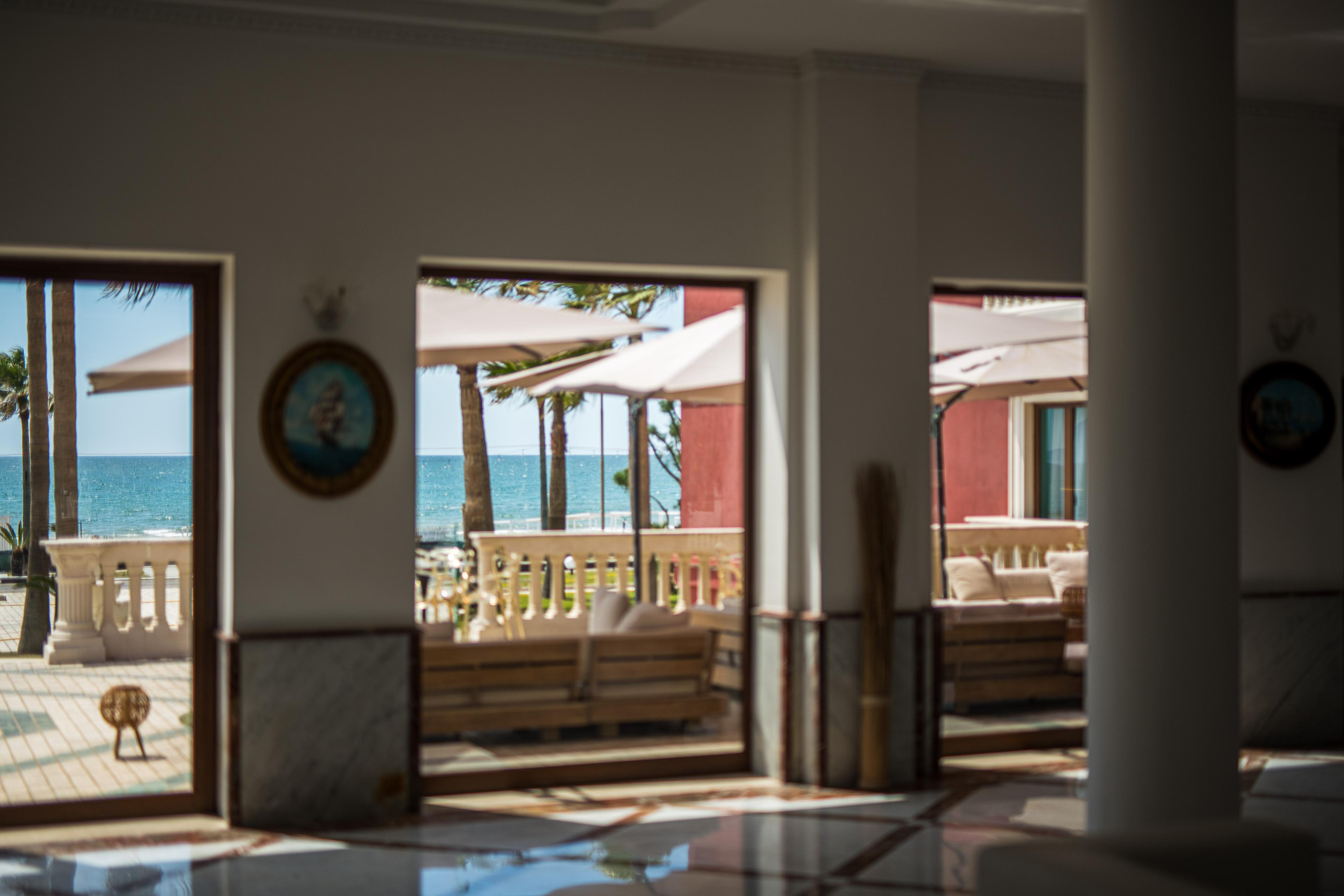 Weekend al mare vicino Napoli: relax, piscina e charme al Grand Hotel Le Château